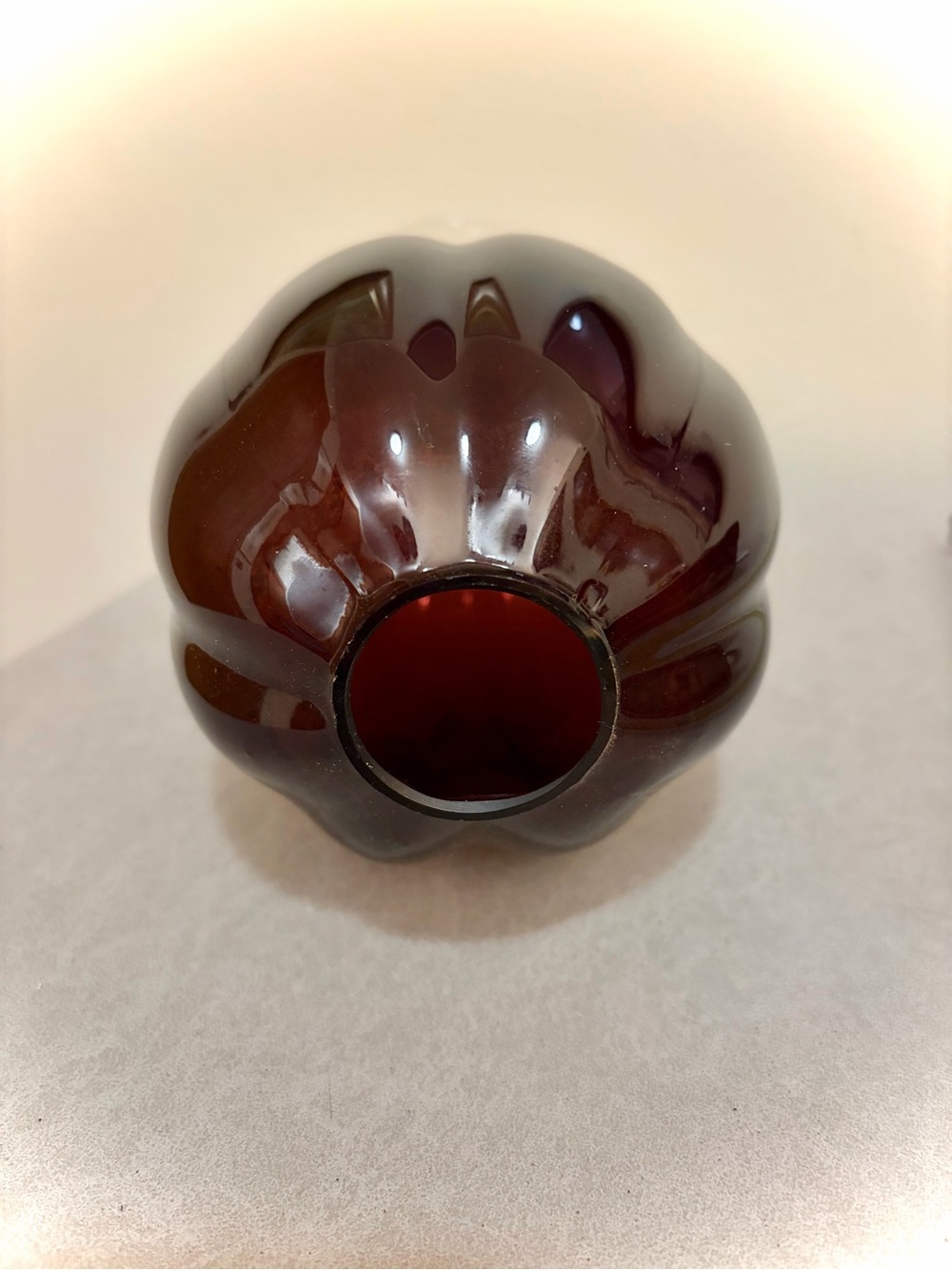 Vintage Cambridge Glass Company Amethyst Keyhole Ivy Ball Vase. 8" Tall - Picture 4 of 9